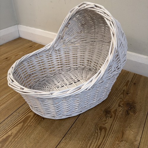 Vintage white wicker pet cat - white,